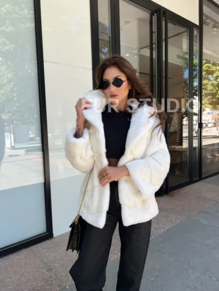 Белая короткая норковая шуба - фото 3