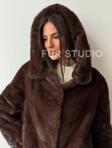 Коричневая норковая шуба с капюшоном - фото 8