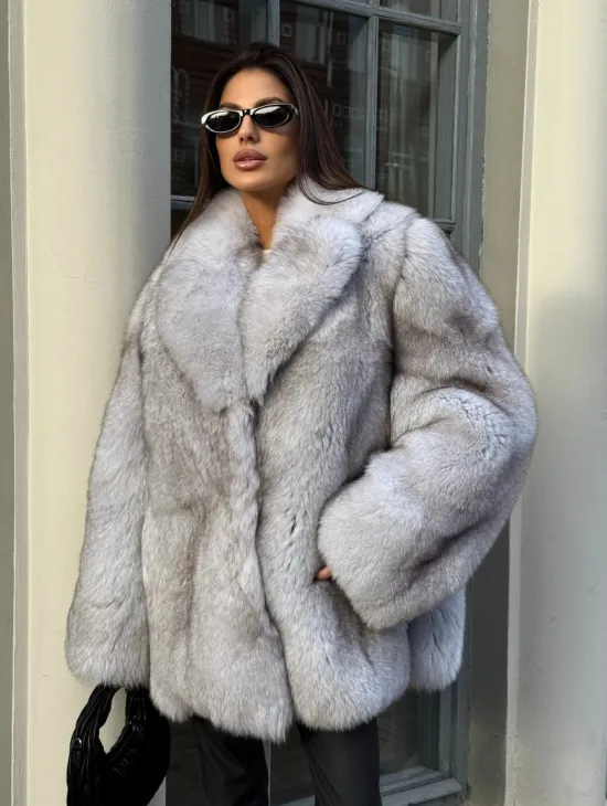 Шуба из аукционного меха финского песца, цельные пластины - фото 2