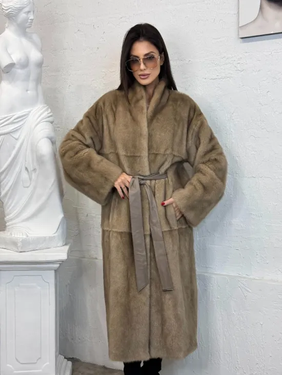 Элегантная норковая шуба кимоно с V-образным воротником в цвете Pastel - фото 0