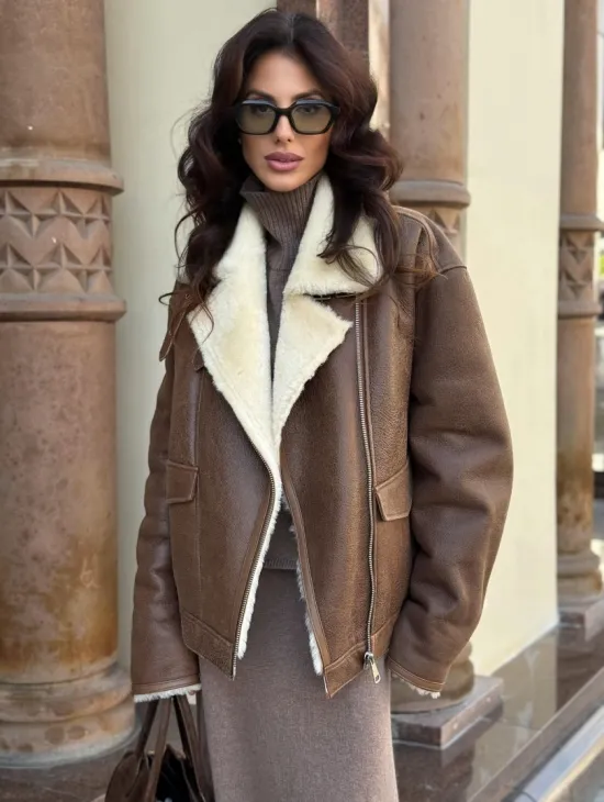 Коричневая женская дубленка из натуральной винтажной кожи - фото 4