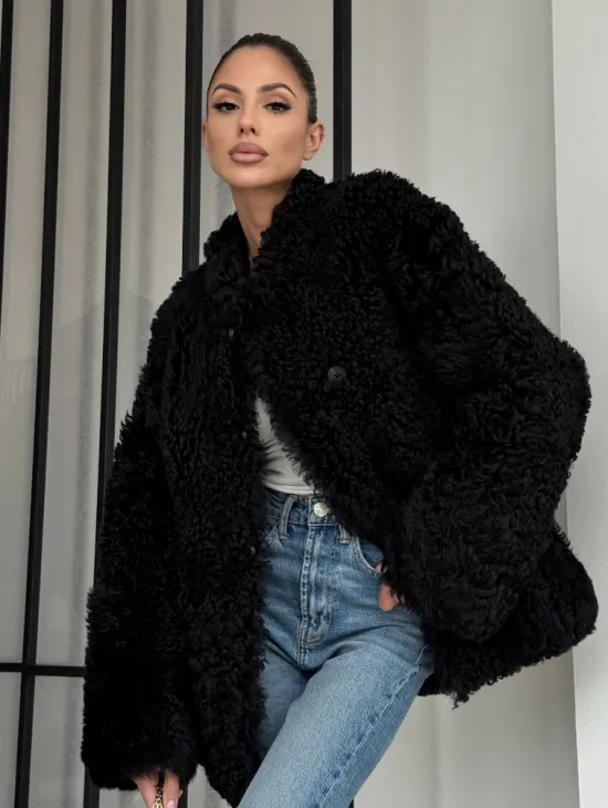 Черная двусторонняя женская дубленка зима 2025 - фото 4