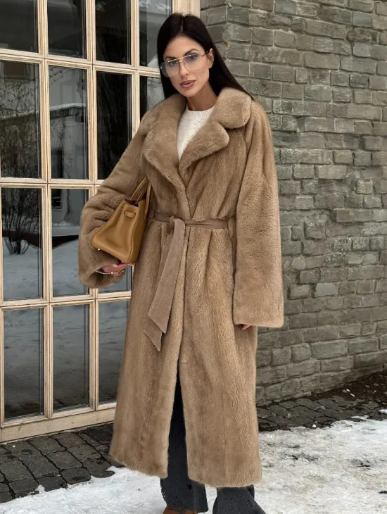 Удлиненная стильная шуба кимоно из скандинавской норки английский воротник - фото 8