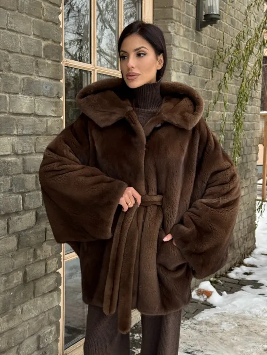 Шуба летучая мышь мех NAFA с капюшоном - цвет соболь - фото 7