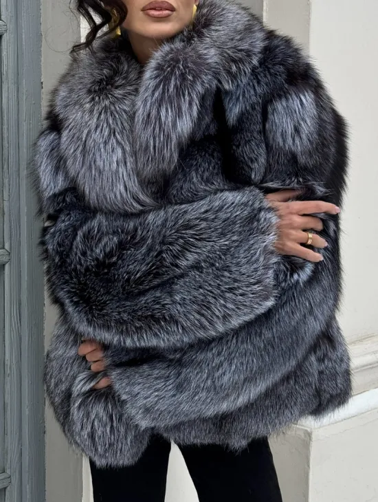 Короткий женский полушубок из чернобурки английский воротник - фото 1