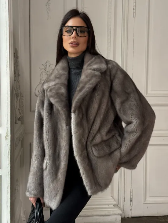 Норковый жакет классического кроя с прорезными карманами клапанами - фото 6