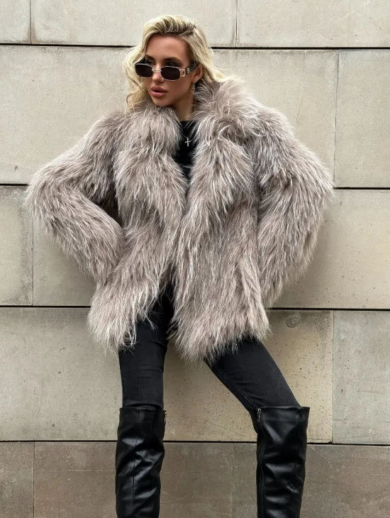 Полушубок из енота с английским воротником - фото 3