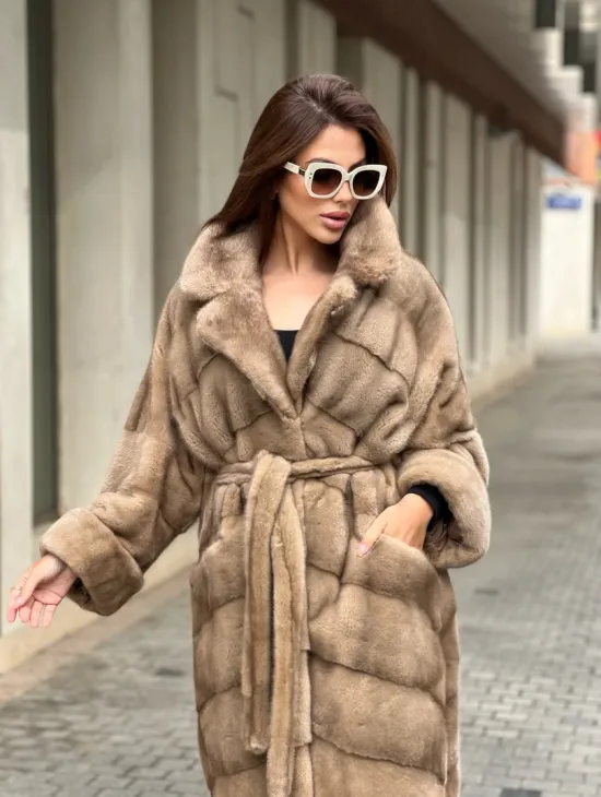 Luxyry - Удлиненная плюшевая норковая шуба в цвете пастель - фото 1