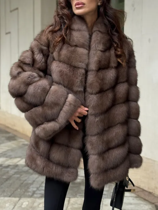 Женская шуба из меха куницы в цвете соболь - фото 5