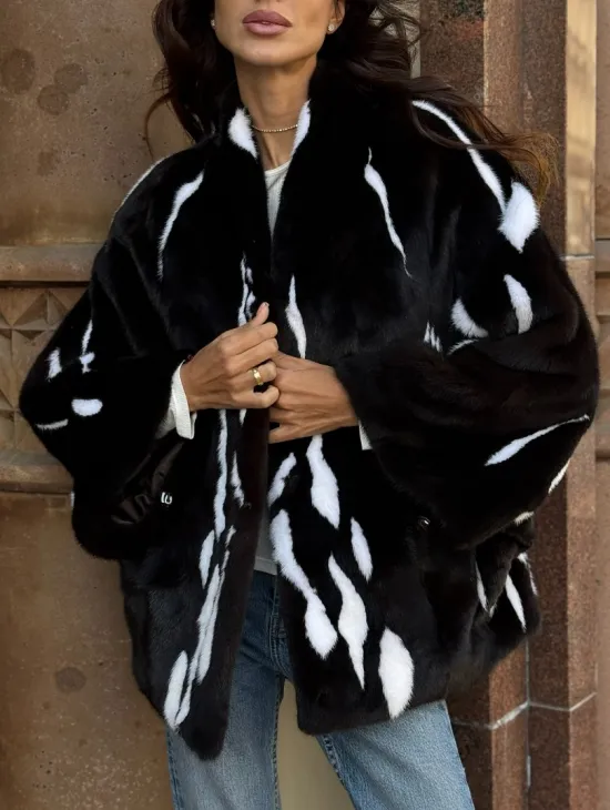 Черный норковый полушубок с рисунком - фото 2