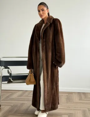 Прямая шуба из норки с поясом - фото 5