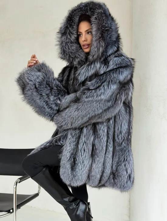 Шуба из натурального меха чернобурки с капюшоном - фото 7