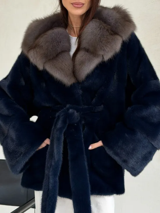 Норковый полушубок синего цвета с капюшоном куница - фото 1