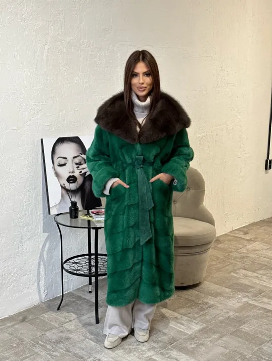 Шуба норковая с капюшоном из меха куницы — цвет изумруд - фото 0