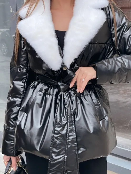 Пуховик с мехом белой норки в черном цвете - фото 1