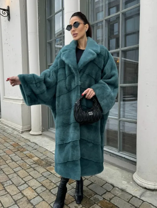 Шуба из меха норки в стиле Oversize - цвет тиффани - фото 12